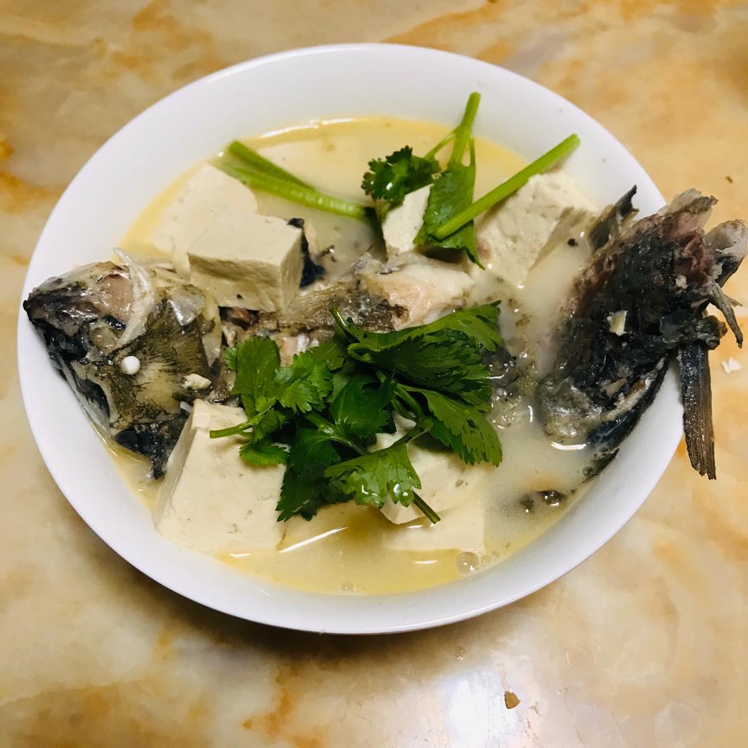 鲫鱼豆腐汤