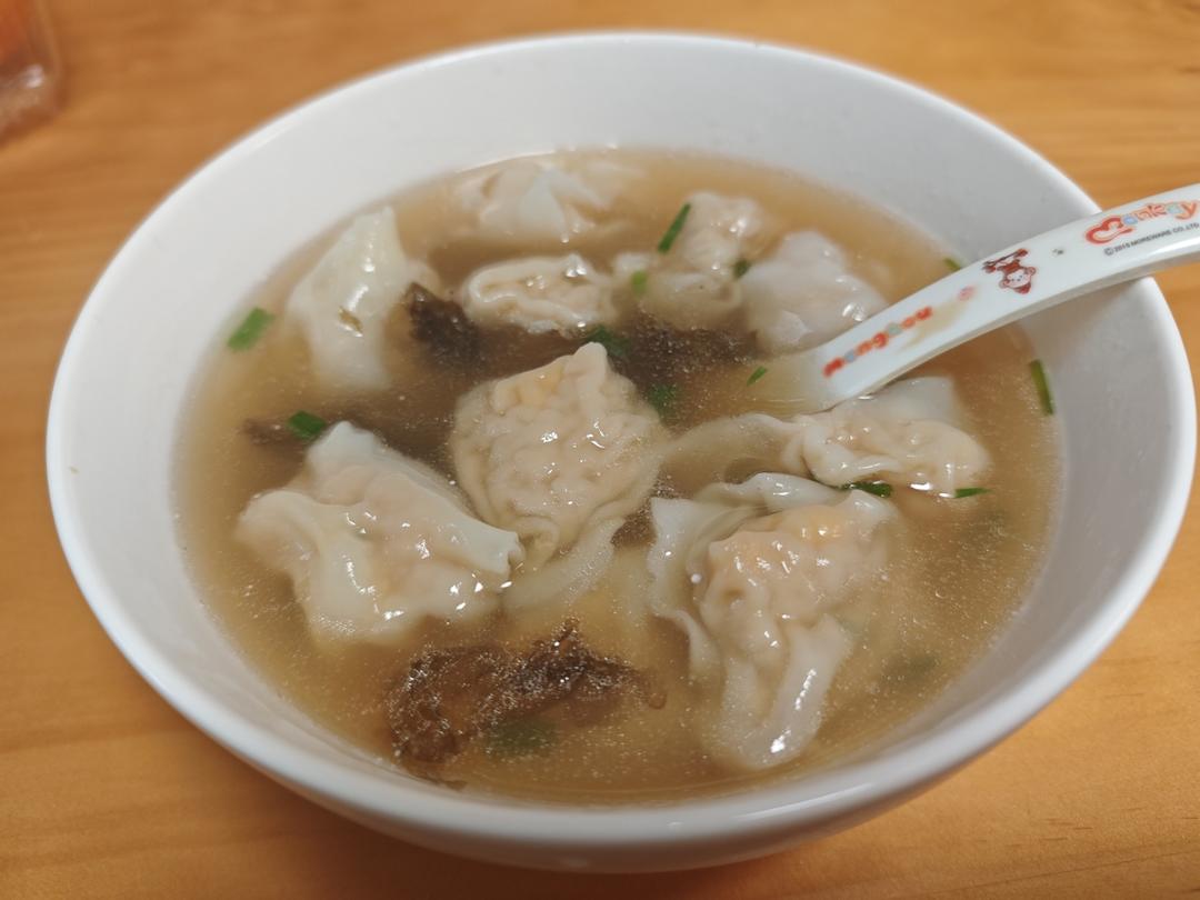 Q弹咸蛋黄鲜肉馄饨