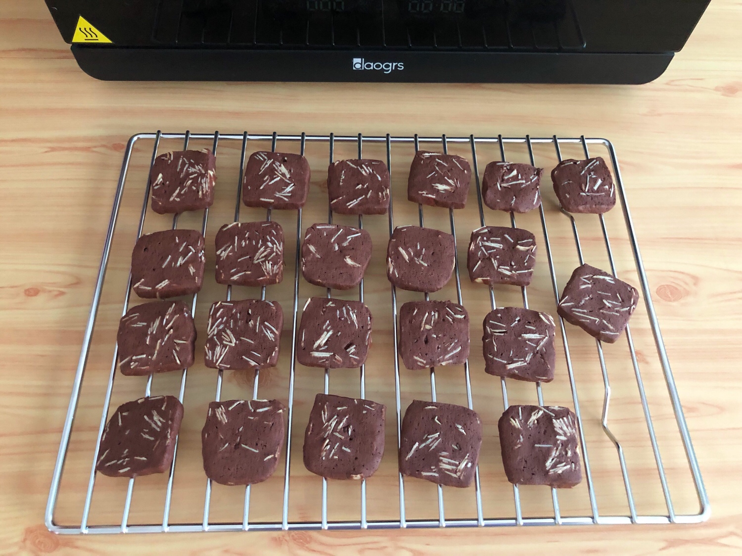 巧克力控必做👉一口酥脆的杏仁巧克力曲奇🍪的做法 步骤14