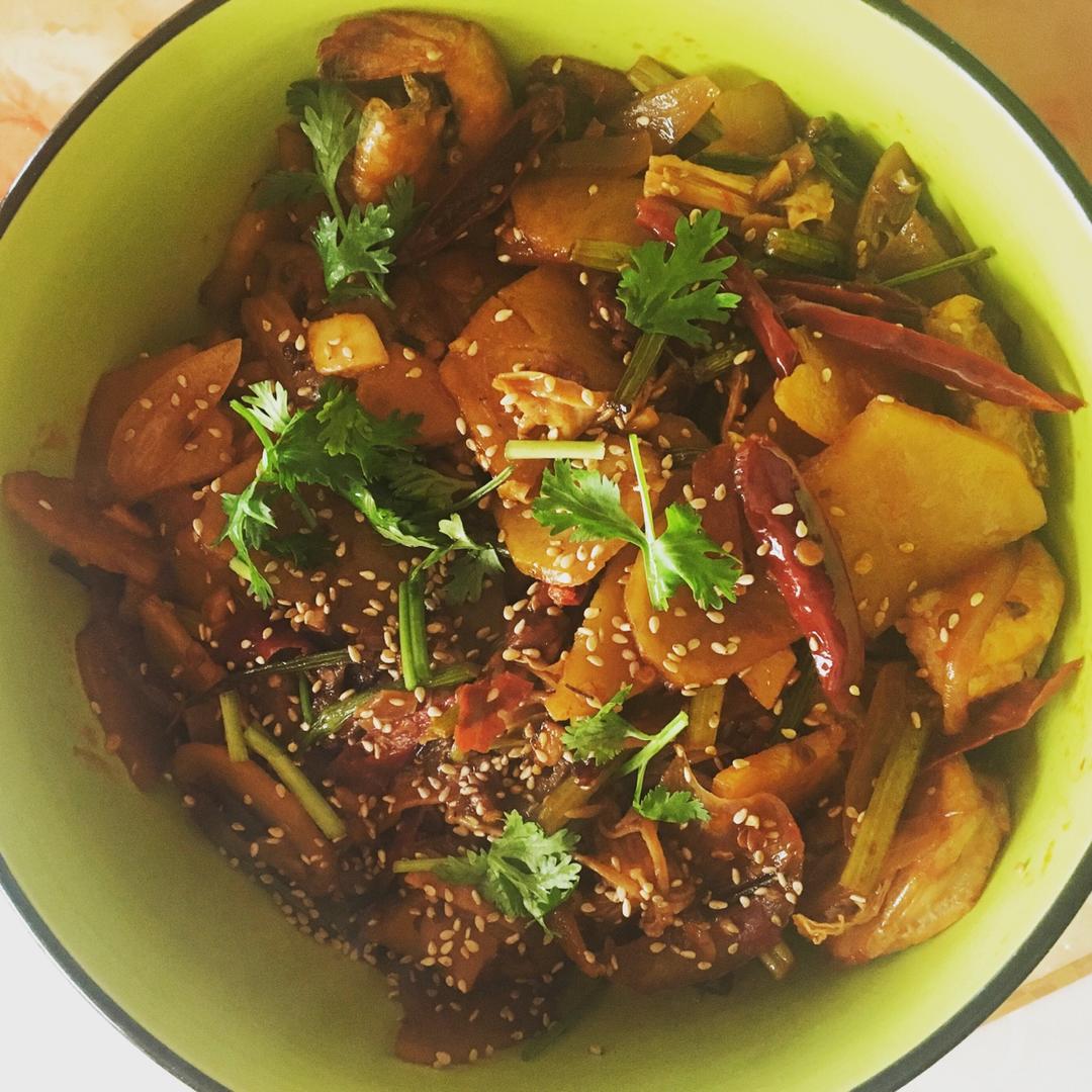 能瞬间引爆味蕾的【香辣干锅虾】