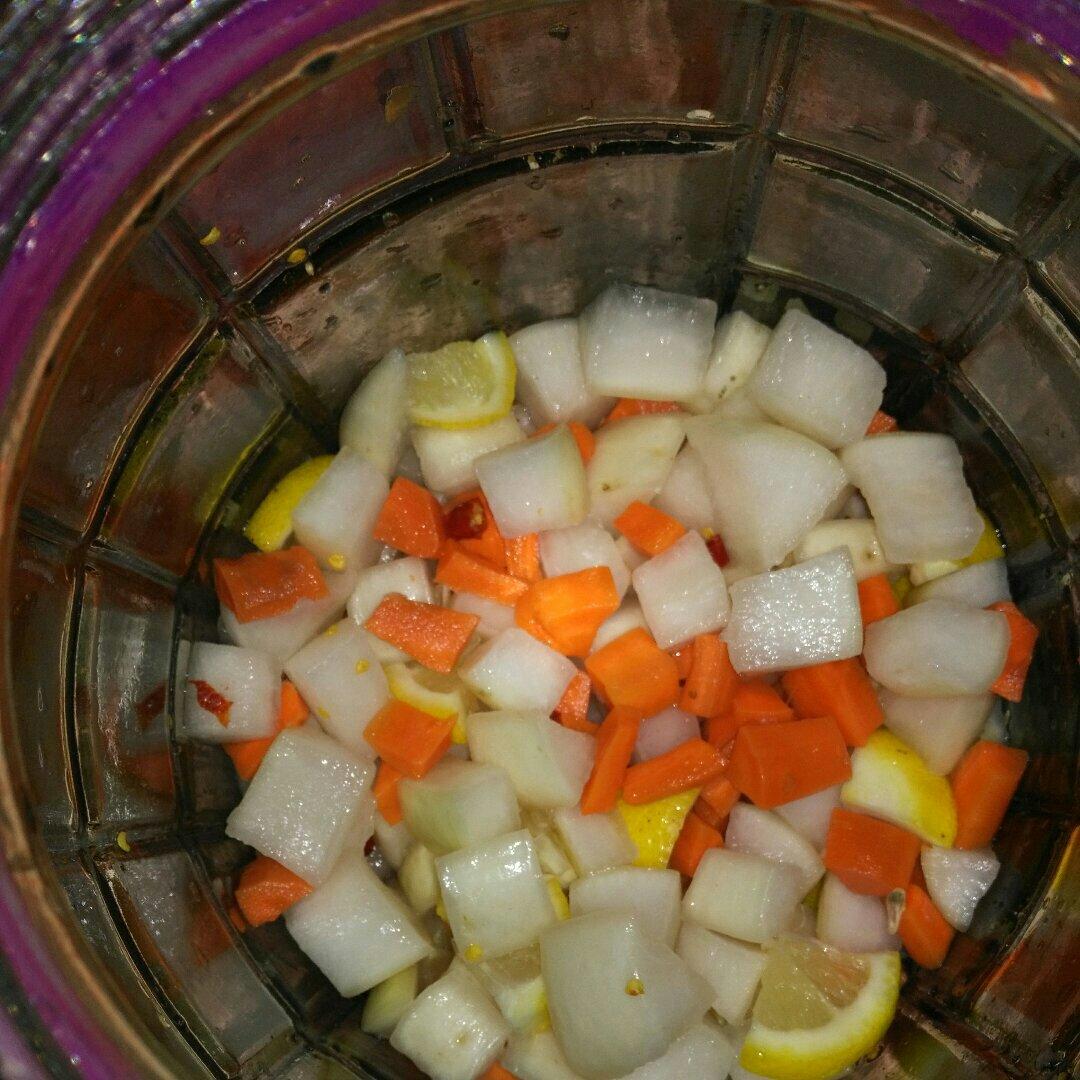 脆爽萝卜丁（开胃小菜）