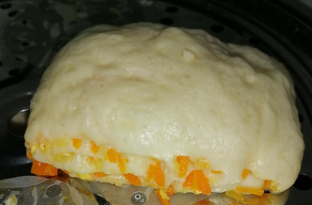 胡萝卜鸡蛋包子卷