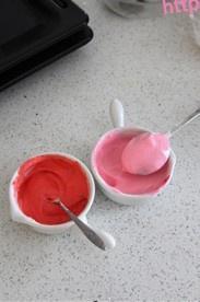 桃花手绘蛋糕卷的做法 步骤10