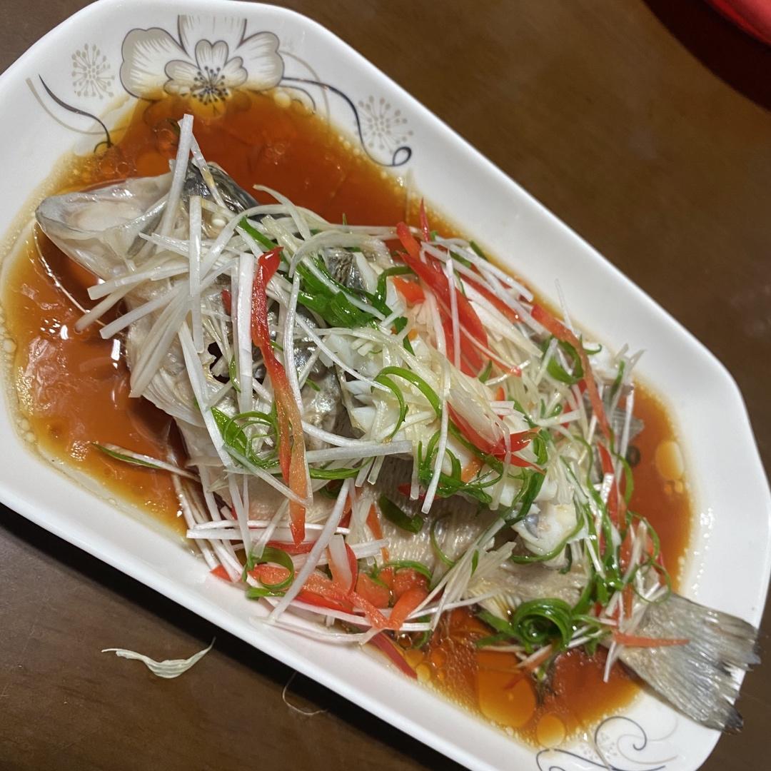 zhengyadan-做的清蒸鱼/适用于各种鱼(年夜饭必备硬菜)@makin