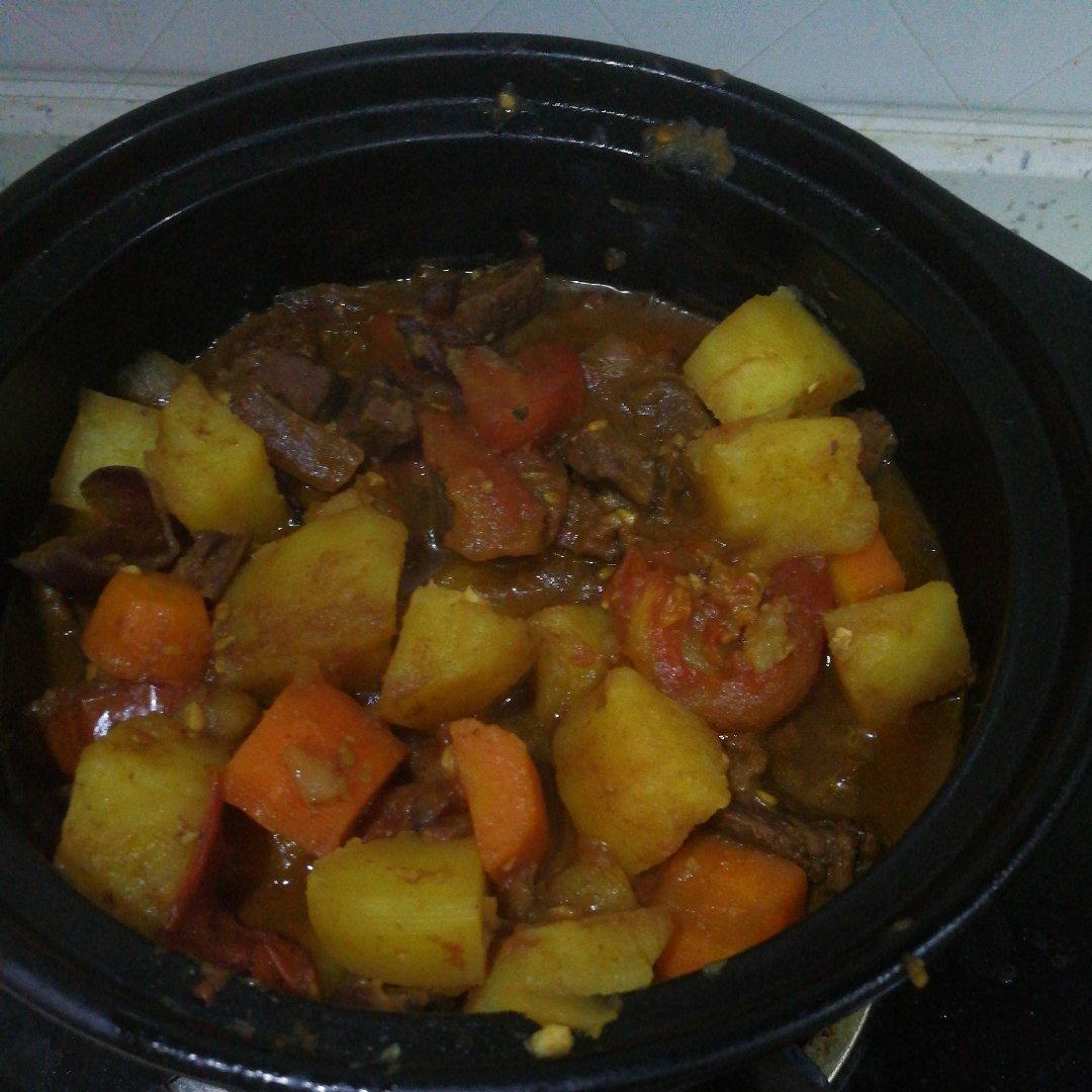 红烧牛肉土豆 （独家秘制）