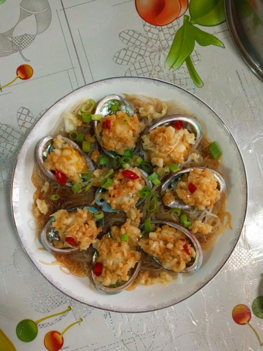 蒜蓉粉丝蒸鲍鱼