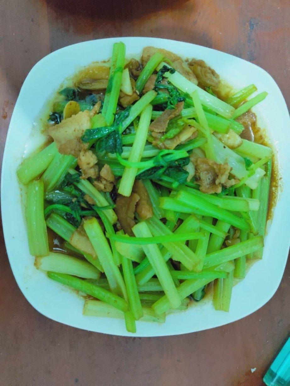 芹菜炒肉