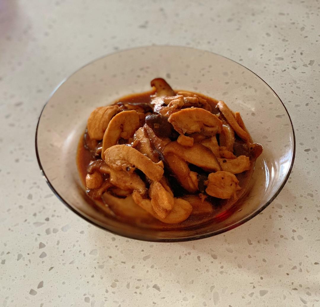 蚝油鸡胸肉炒香菇