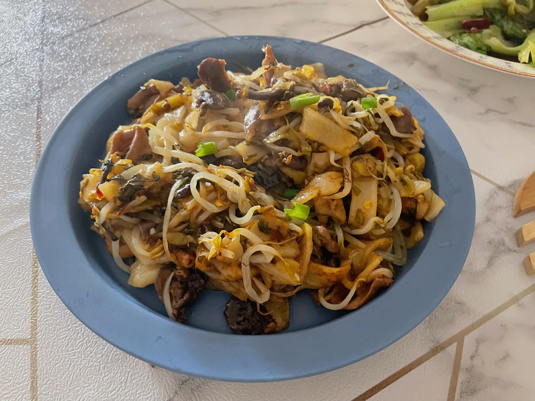 炒凉皮-河粉