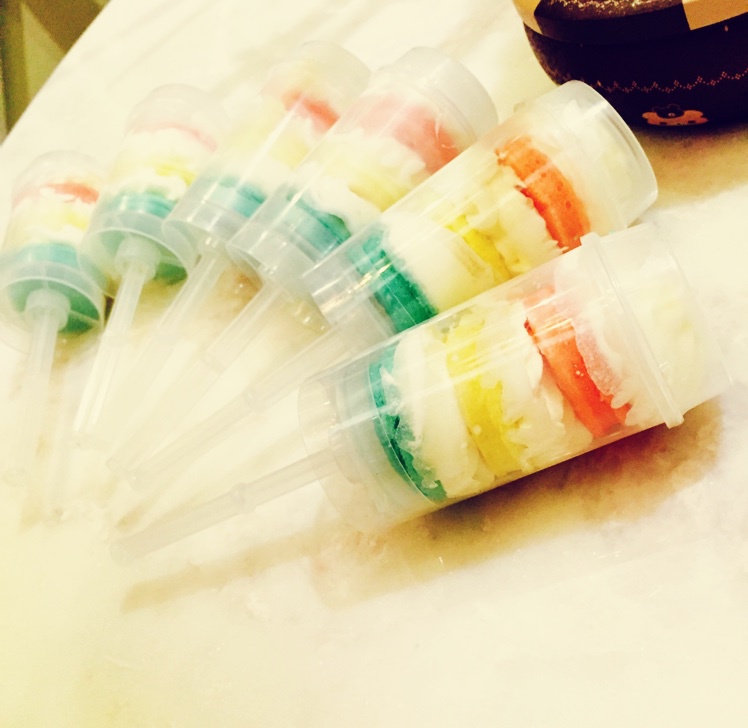 卿酒酒丶做的彩虹推推乐蛋糕pushcake