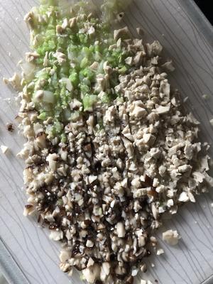 宝宝辅食👶青菜香菇豆腐面条的做法 步骤1