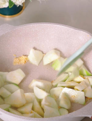 补钙健骨汤|虾皮丝瓜汤的做法 步骤3