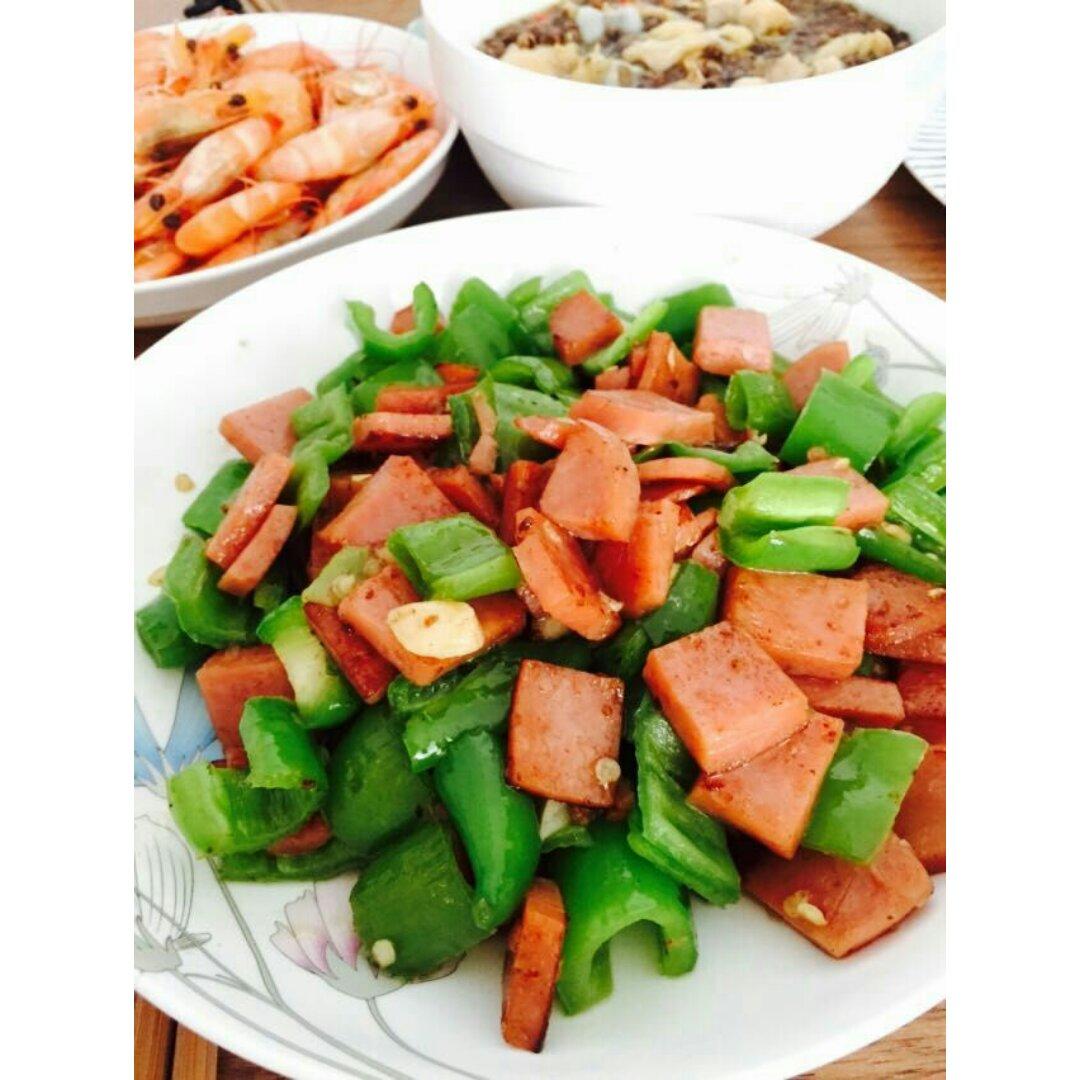 默于儿做的青椒午餐肉