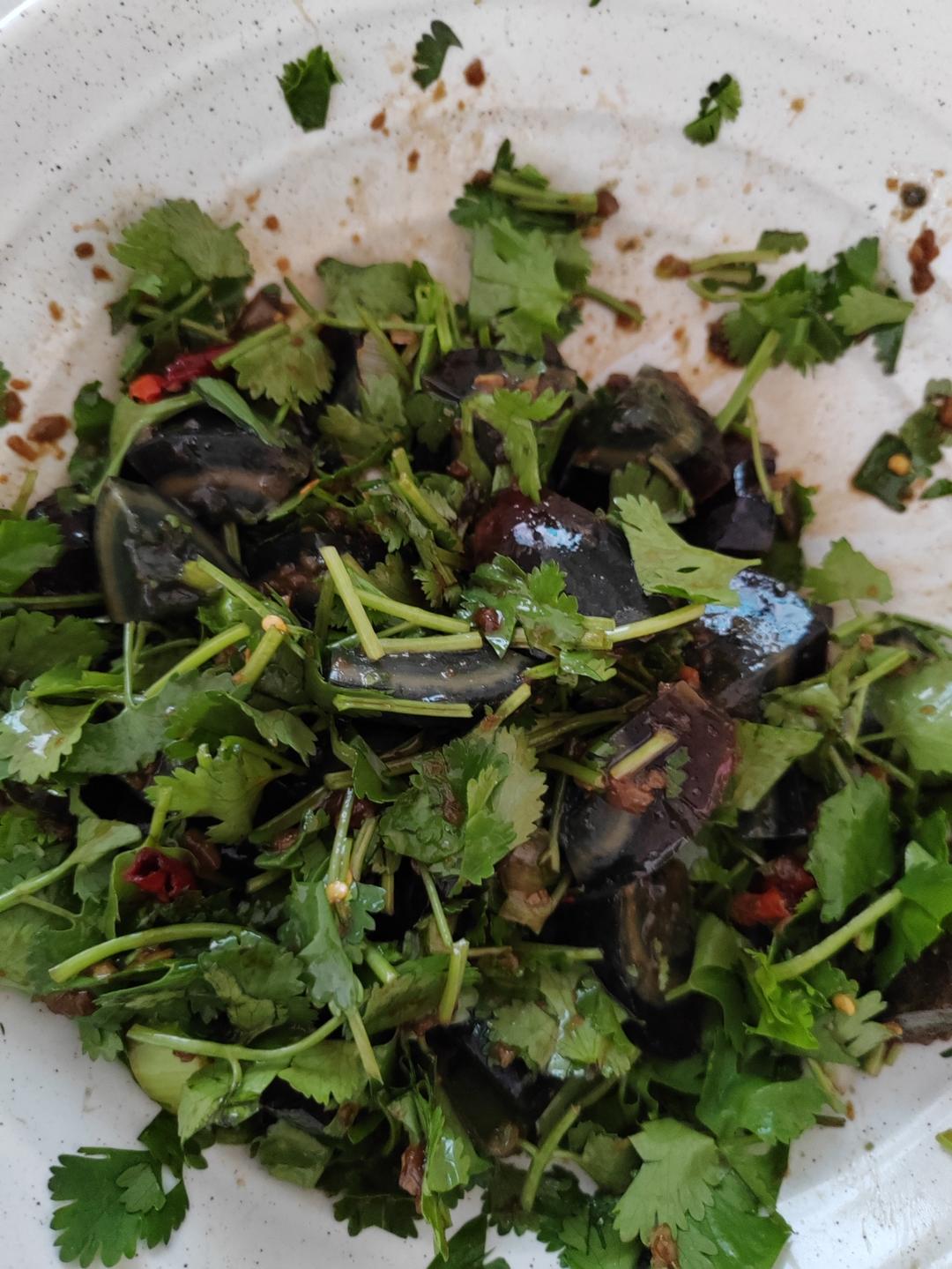 香菜拌皮蛋