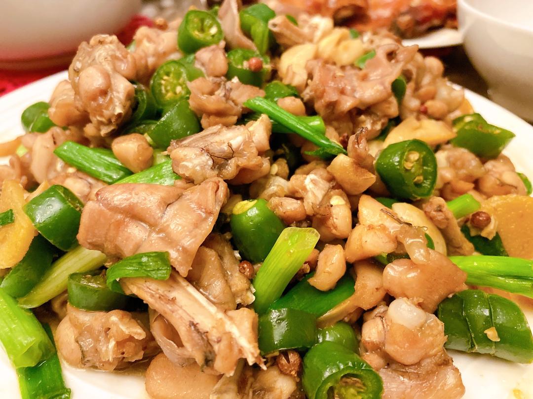 青椒爆炒田鸡