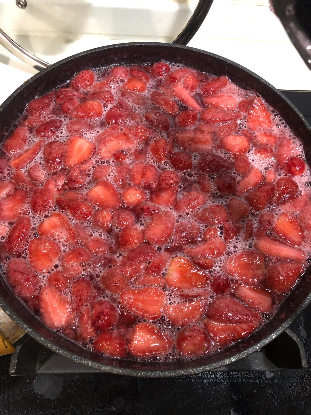 自制草莓酱（孩子爱吃的不得了）