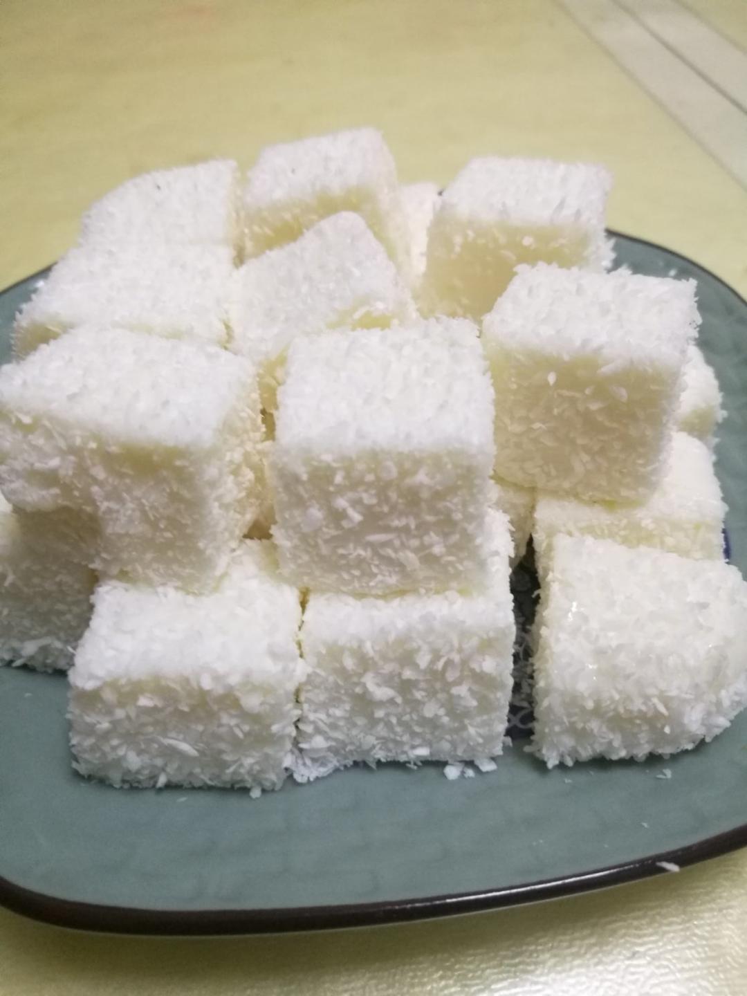 完胜85度C牛奶椰丝小方