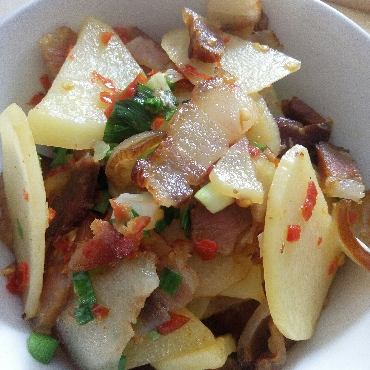 腊肉炒土豆片