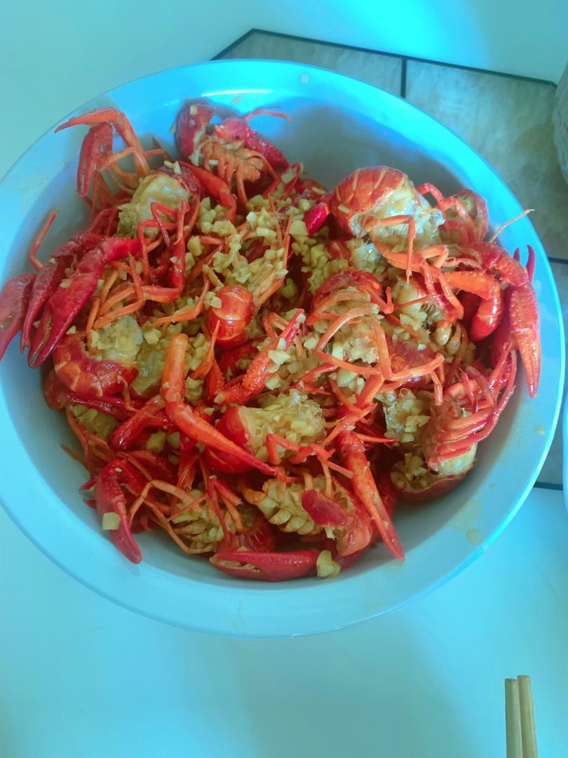 橘丽丝的蒜蓉小龙虾