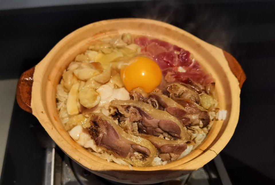 腊味煲仔饭，20分钟饭菜同出