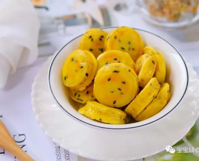 鸡蛋香蕉饼 宝宝辅食食谱的做法