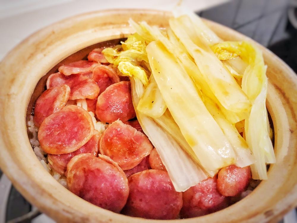 广式腊味煲仔饭