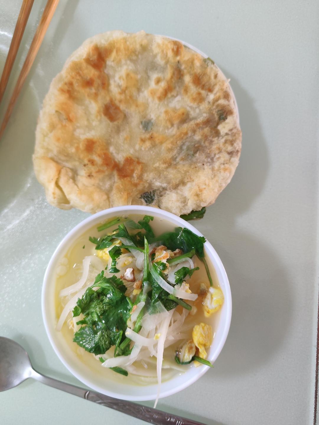 葱花大饼、蓬松柔软又简单的大葱烙饼