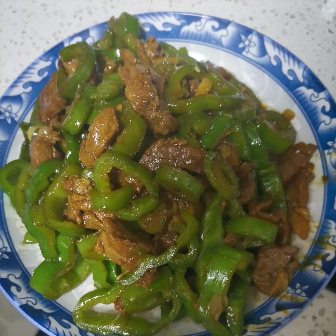 巨下饭的尖椒肉丝好吃得一碗接一碗