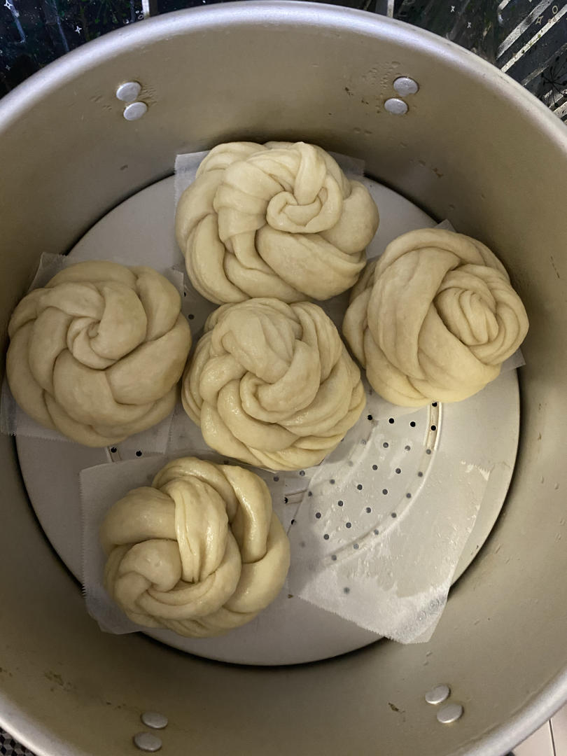 手把手教你蒸既简单又好看又好吃的花花朵🌺花卷（动图图解，一次发酵）