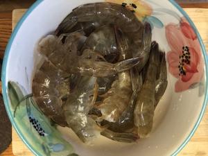 鲜虾干贝砂锅粥的做法 步骤3