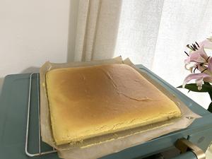 低糖少油的超软芒果泥蛋糕卷的做法 步骤9