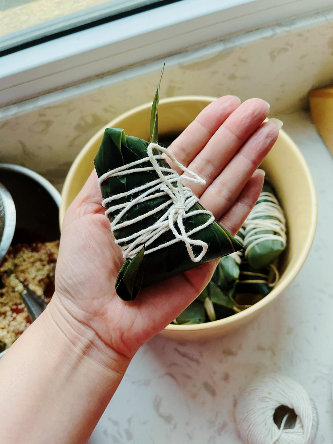 咸蛋黄肉粽子（附详细包粽子视频）