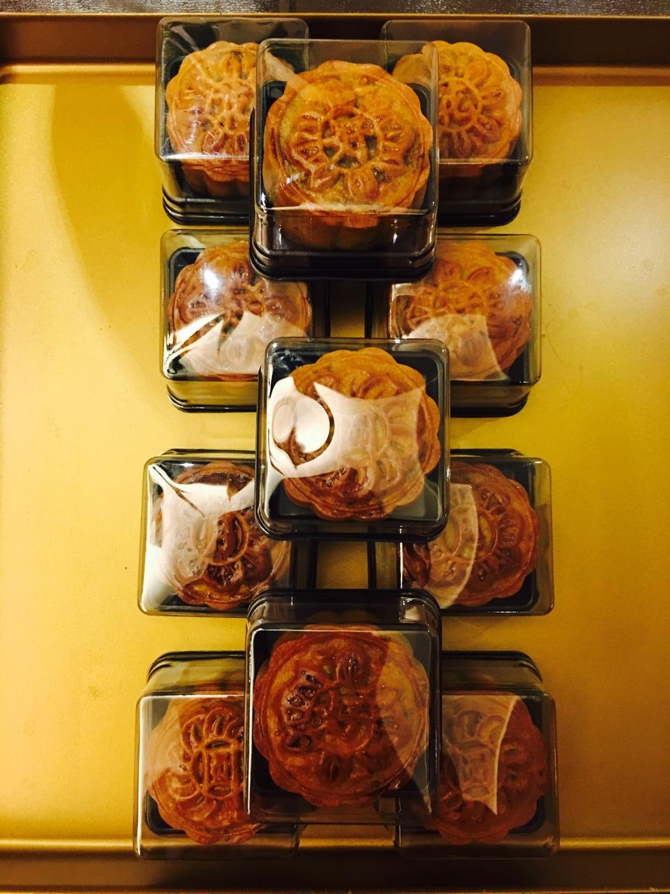 广式月饼——蛋黄莲蓉月饼