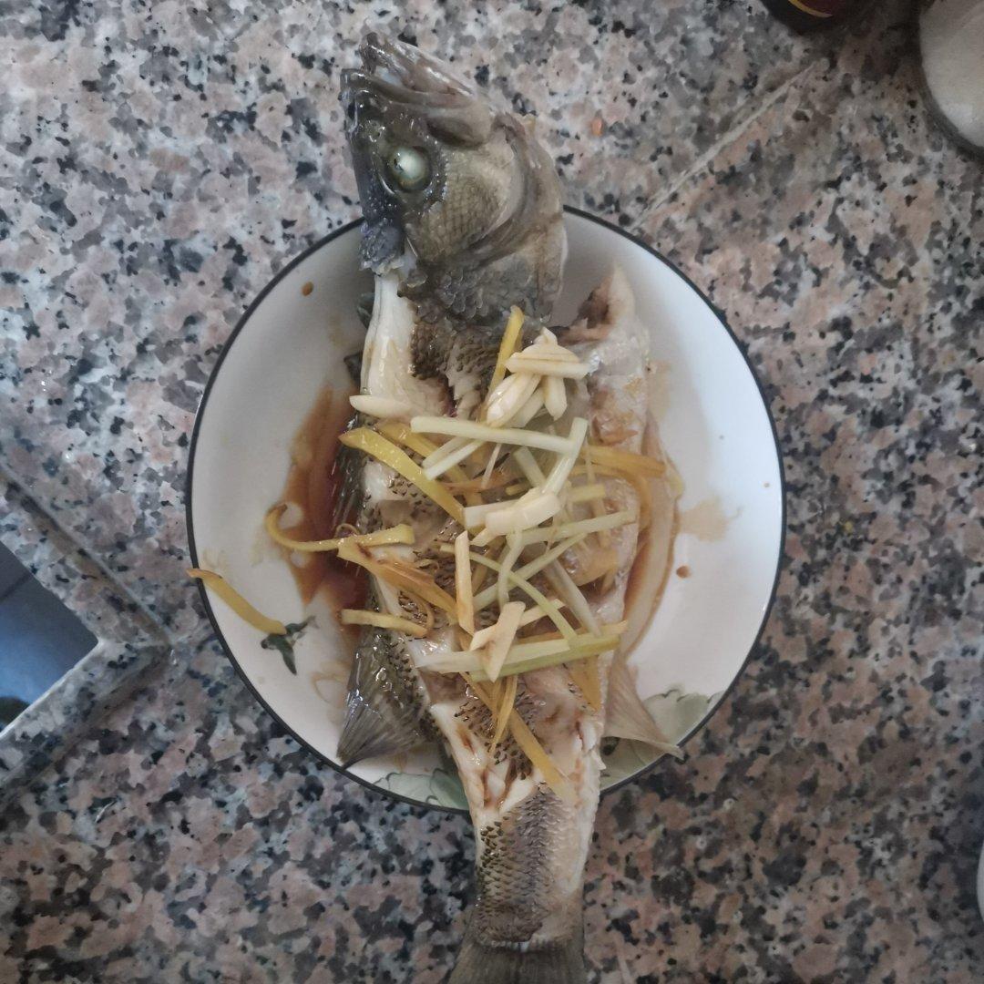 清蒸鲈鱼
