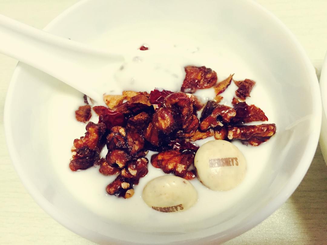 红枣核桃能量酸奶