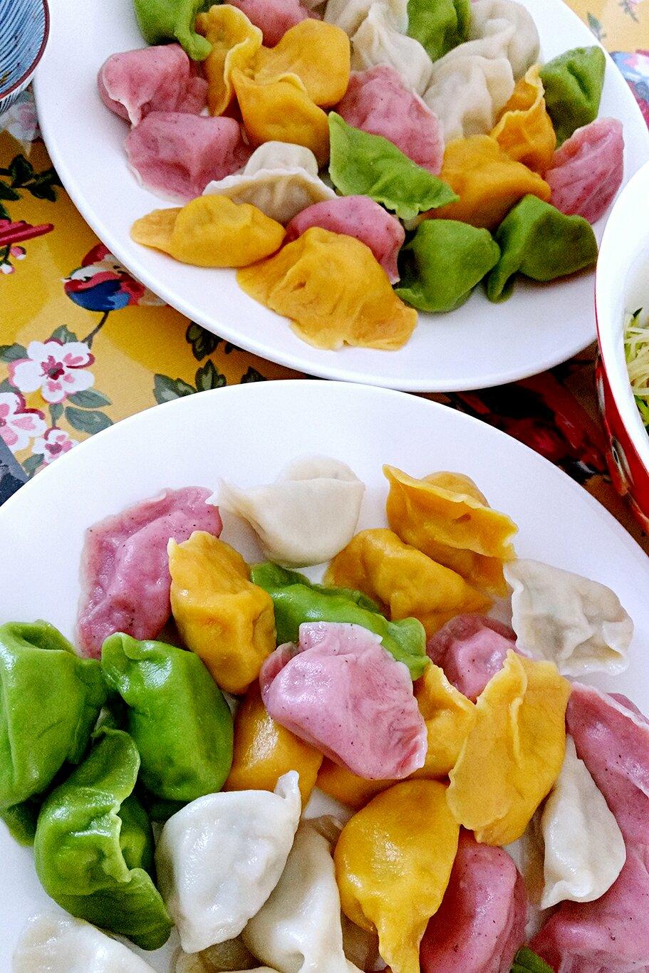 你就说我萌不萌做的五彩缤纷彩虹饺子