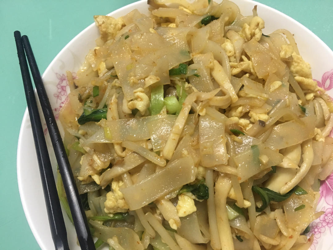 路边摊的炒河粉