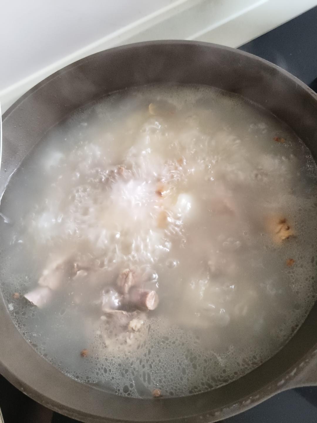 全家都爱喝的淮山排骨汤