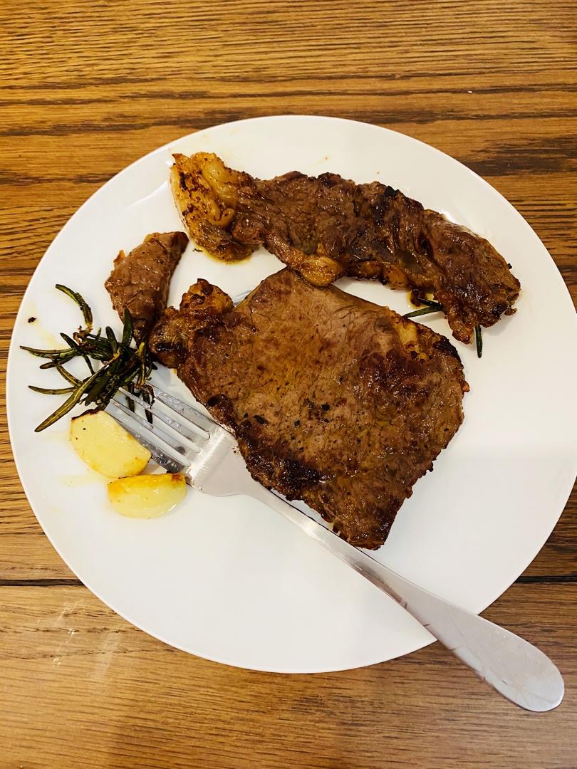 经典黄油煎牛排