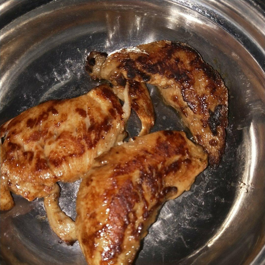 健身厨男版：香煎滑嫩鸡胸肉，全网最流行的鸡胸吃法！