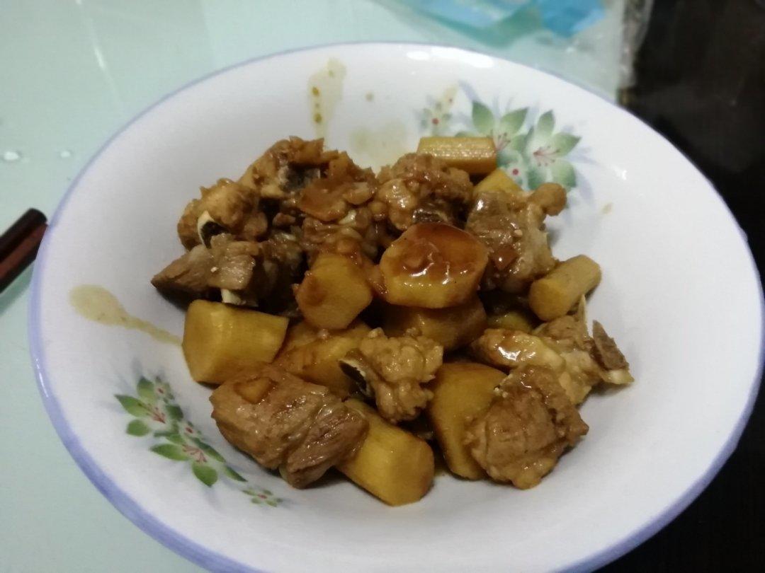 三勺排骨焖淮山