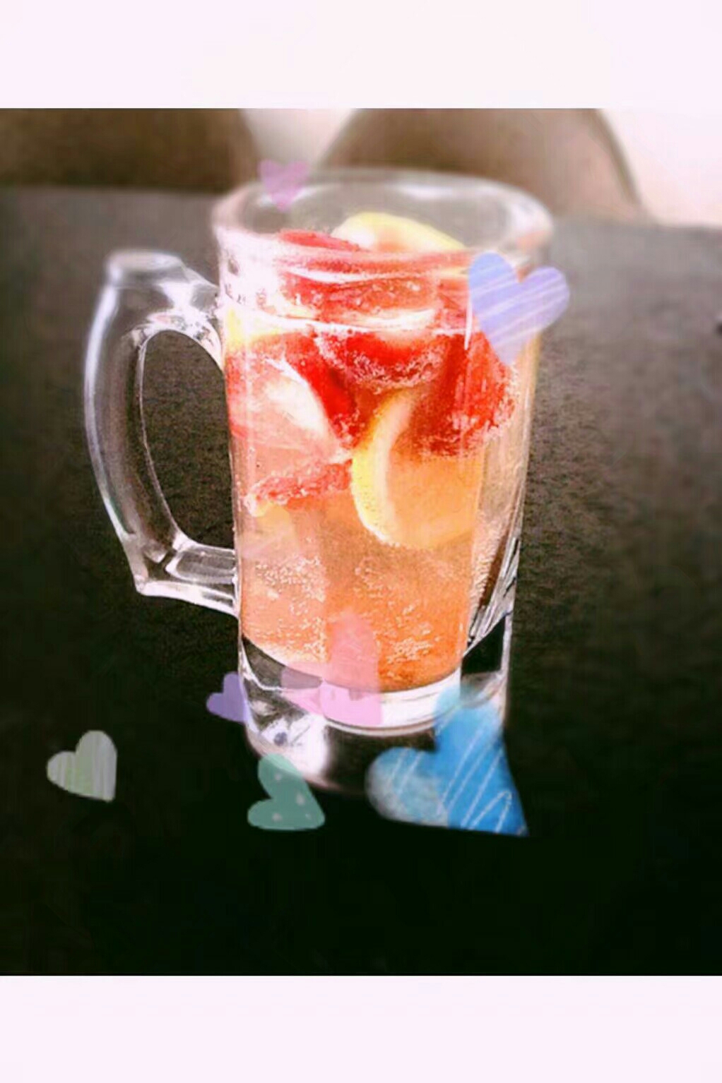 柠檬草莓气泡水