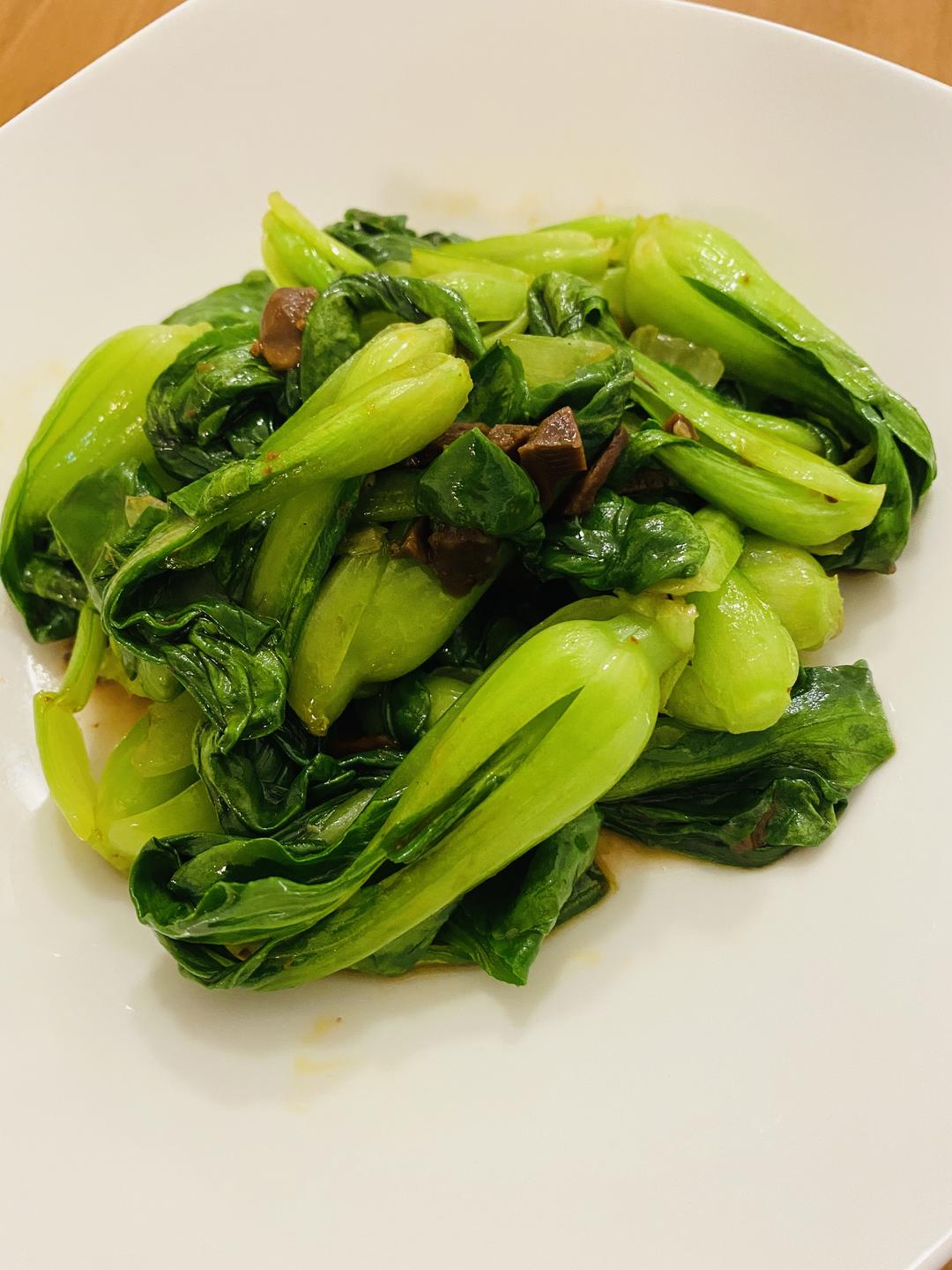 香菇炒油菜没新意，来试试香菇酱炒油菜的做法