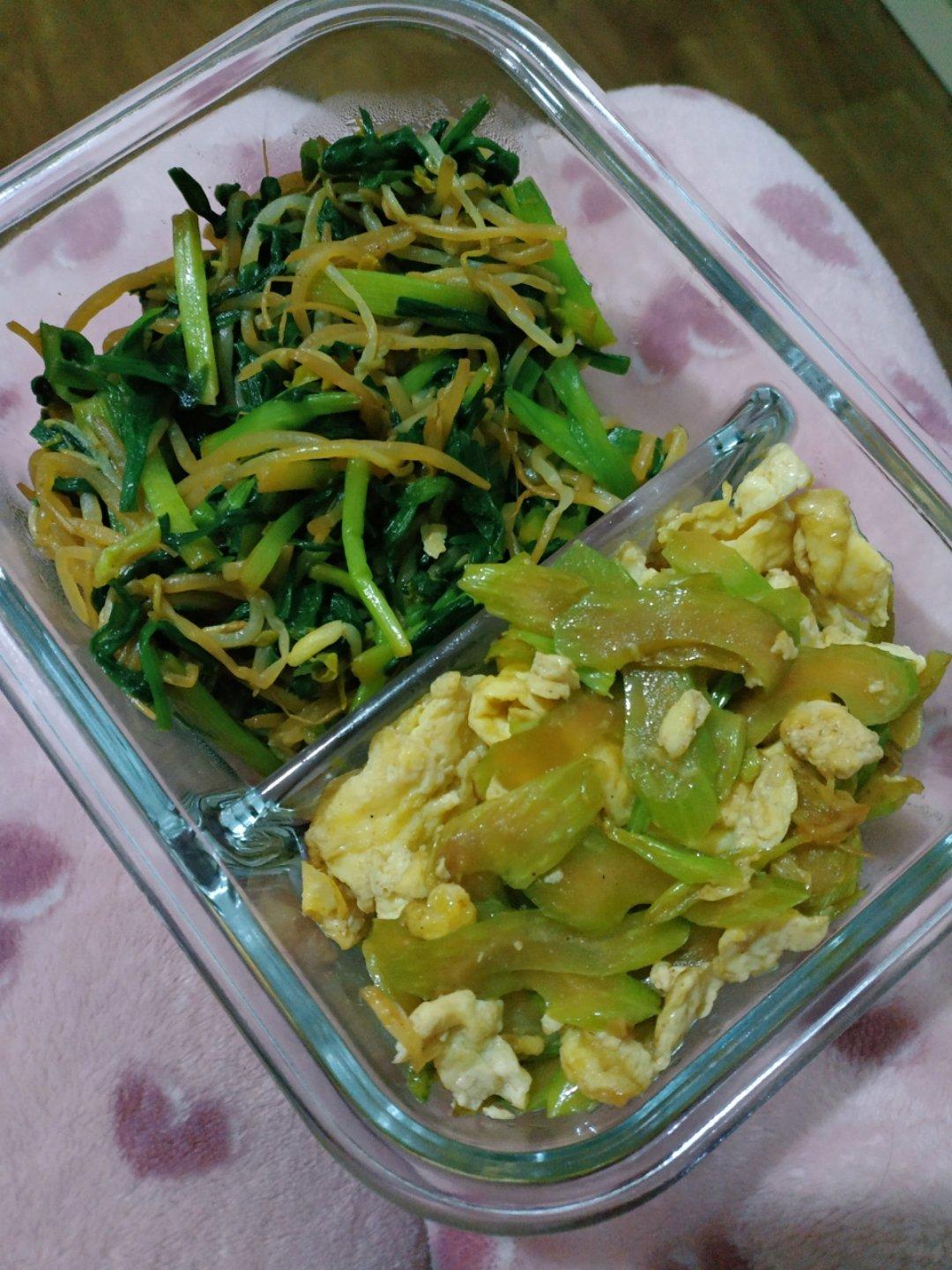 芹菜炒鸡蛋