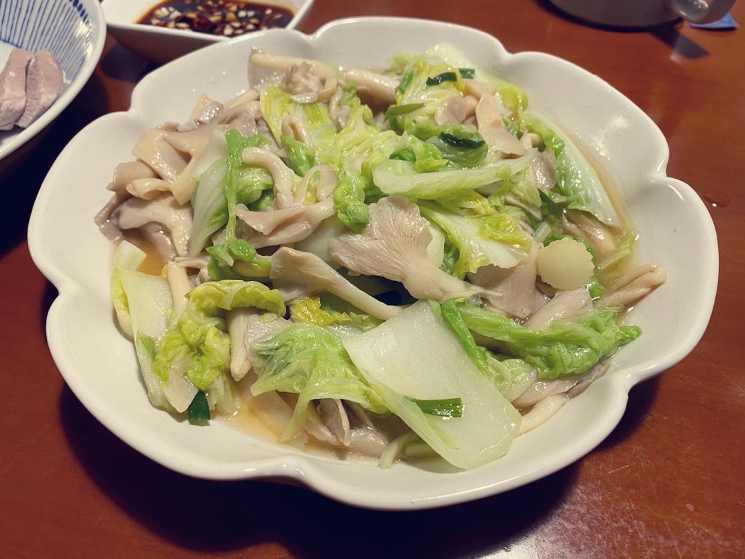 快手菜鲜美娃娃菜炒平菇
