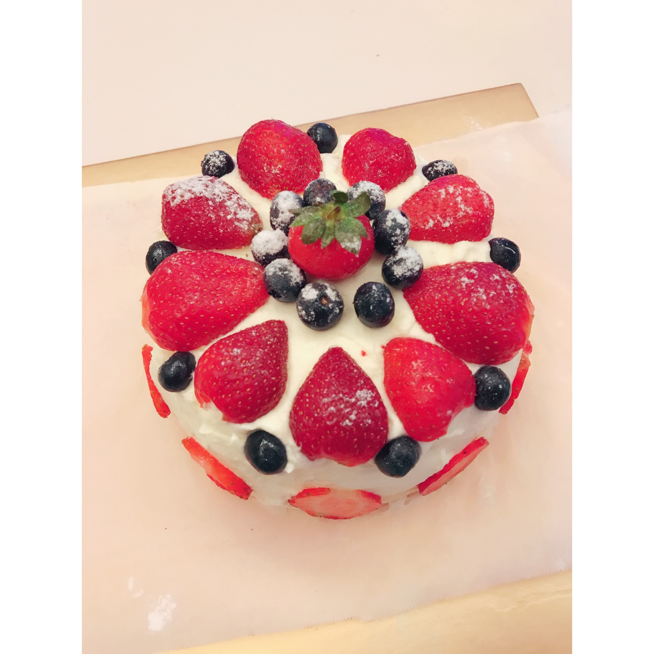 草莓戚风生日蛋糕