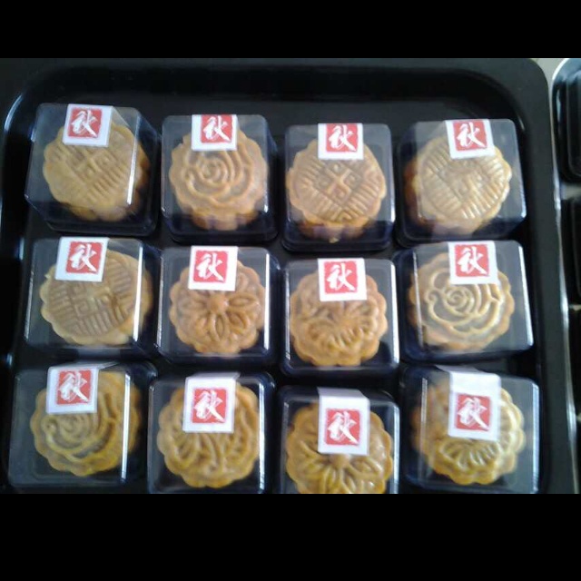 广式月饼——蛋黄莲蓉月饼