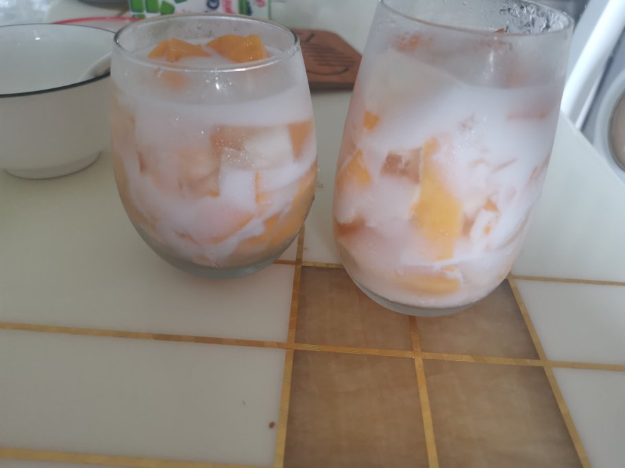 黄桃奶冻