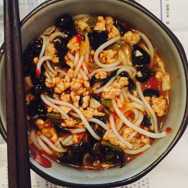 快手红油肉酱米粉