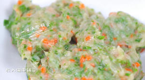 宝宝版肉饼蒸蛋 宝宝辅食，胡萝卜+绿苋菜的做法 步骤4